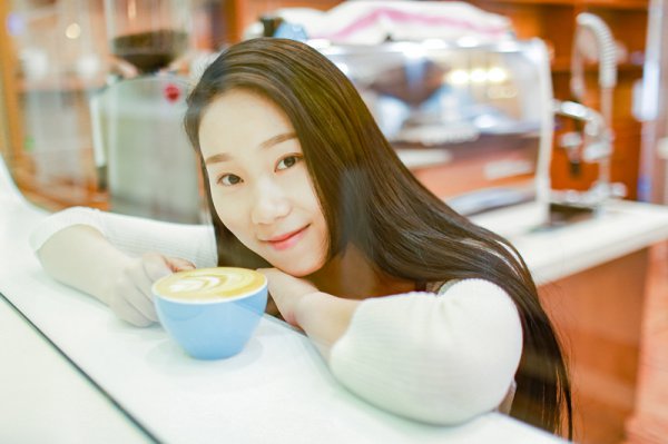 <b>新生故事丨网红美少女的咖啡梦</b>