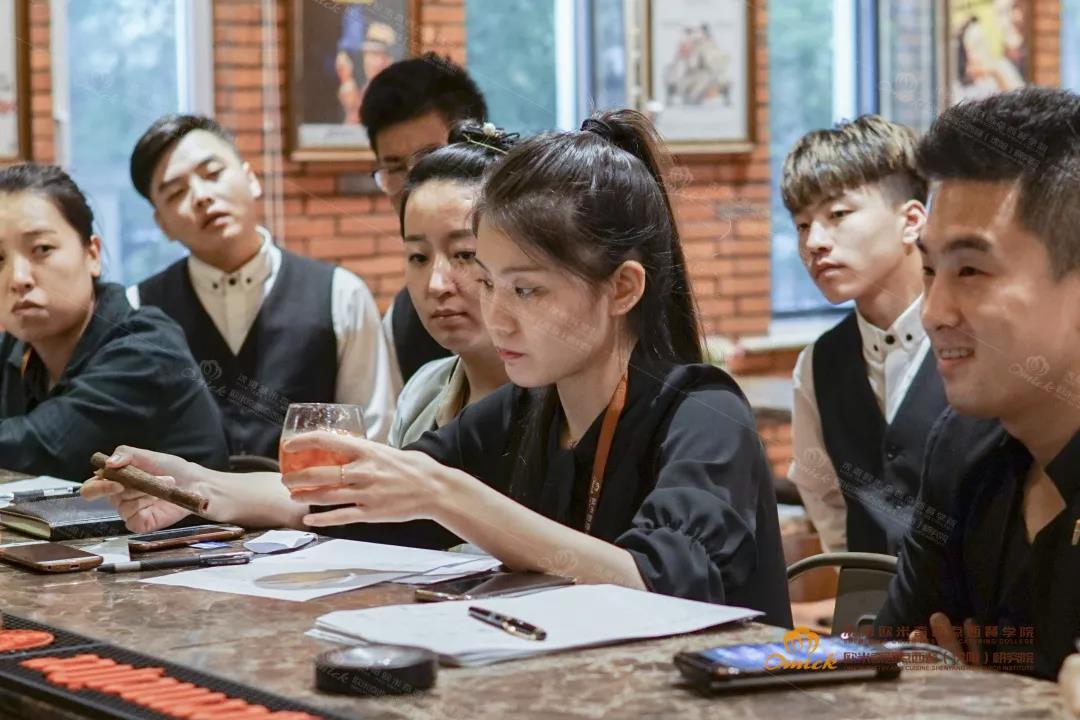 毕业快乐|同学,我们未来再见!