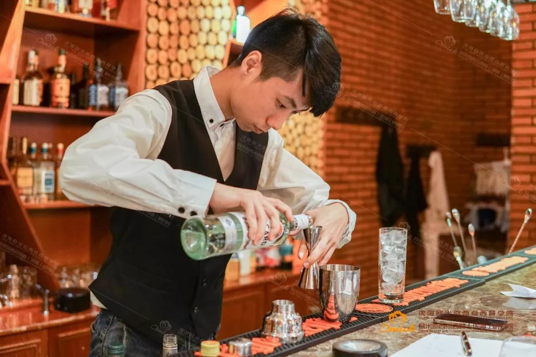毕业快乐|同学,我们未来再见!