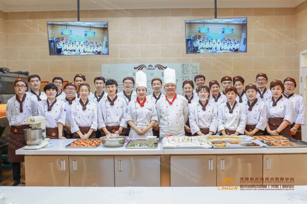 <b>他们是怎样修炼成一名专业西点师的</b>